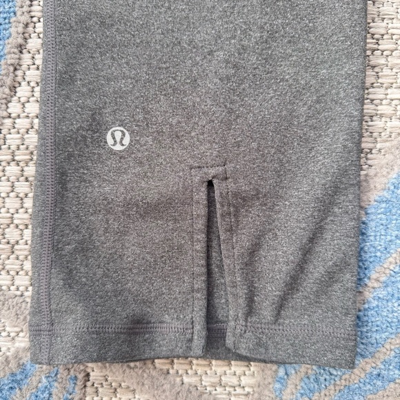 Lululemon Women’s Gray Gather & Crow Slit Hem Crop Capri Pants Size 8 Inseam 20” - Picture 5 of 7